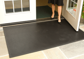 Choice 3' x 5' Black Rubber Finger-Scraper Top Anti-Fatigue Mat - 1/2 Thick